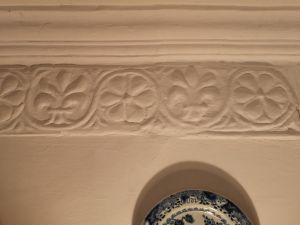 Early English frieze